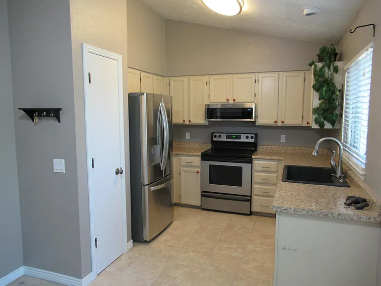 8881 W Layton Ave — Photo 7