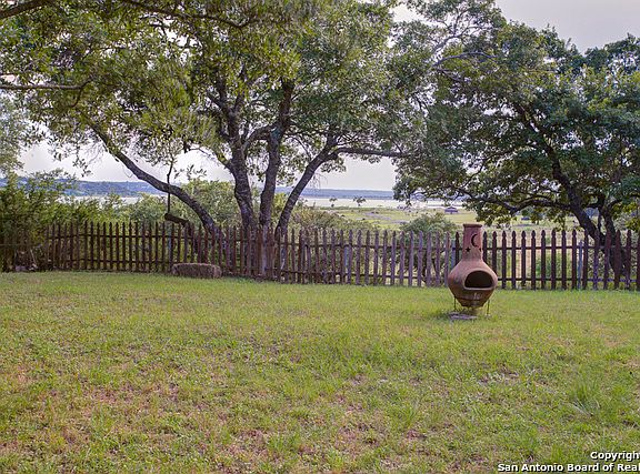 5th image of 636 Lake Island Dr