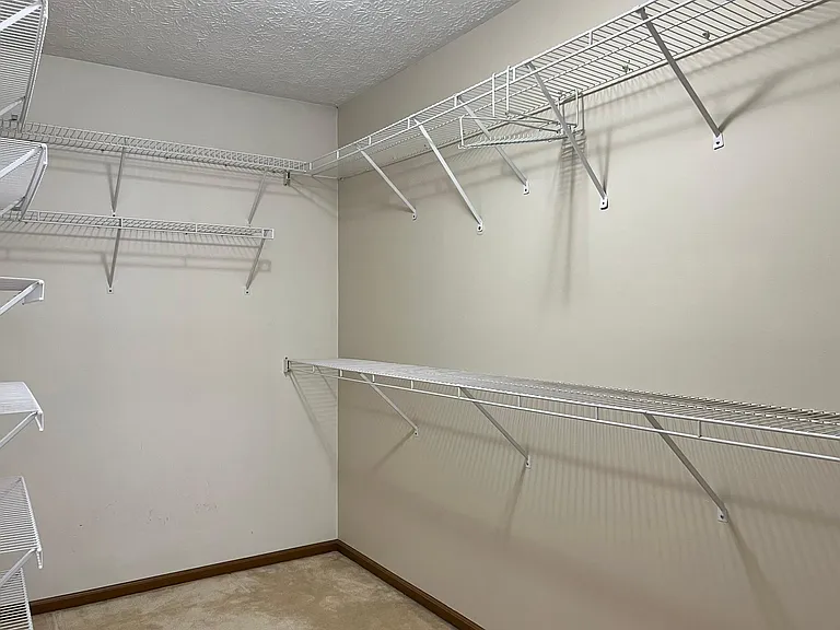758 N Starr Dr — Photo 32