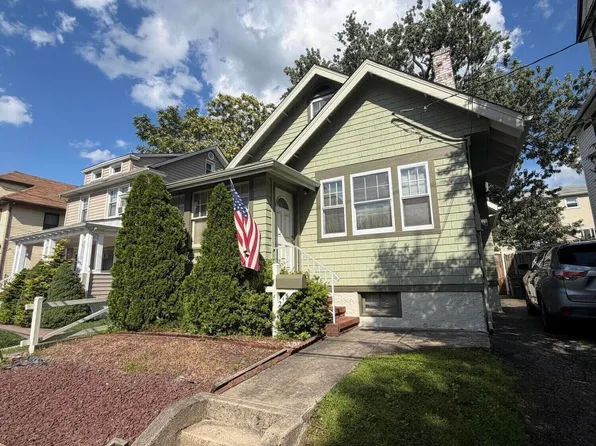 215 Demorest Ave, Staten Island, NY 10314