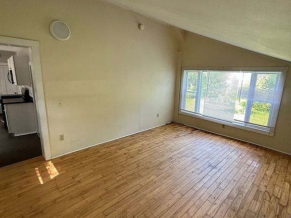 4th image of 79 Chase St #B