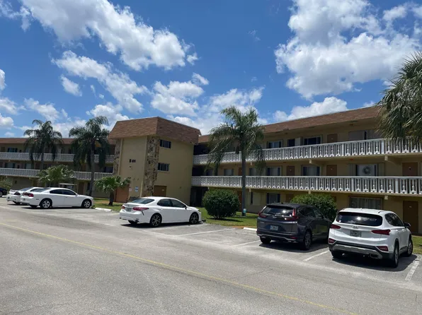100 Village Green Circle E #312, Palm Springs, FL 33461