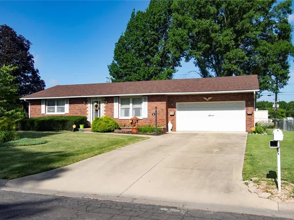 7 Airwood Dr, East Alton, IL 62024
