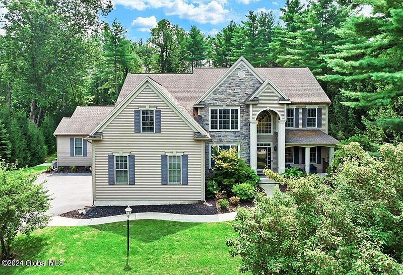 2nd image of 10 Azalea Drive