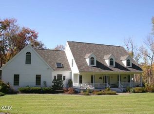 6 Catalpa Dr, Danbury, CT 06811