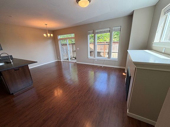 3rd image of 10460 SW Wilsonville Rd #6