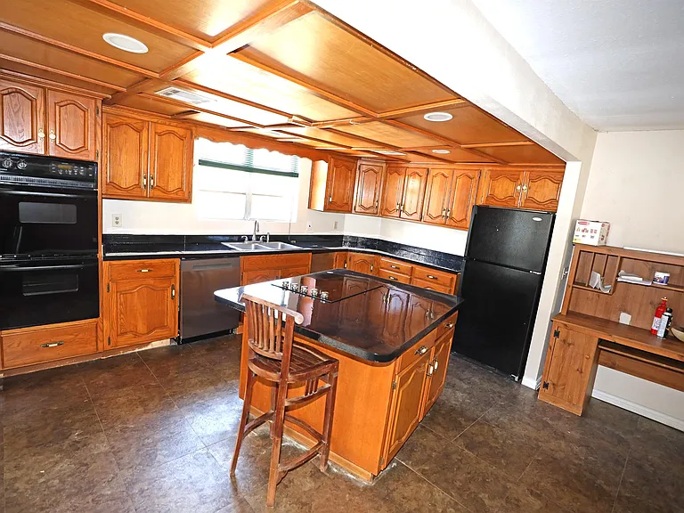 525 E Jackson Ave — Photo 3