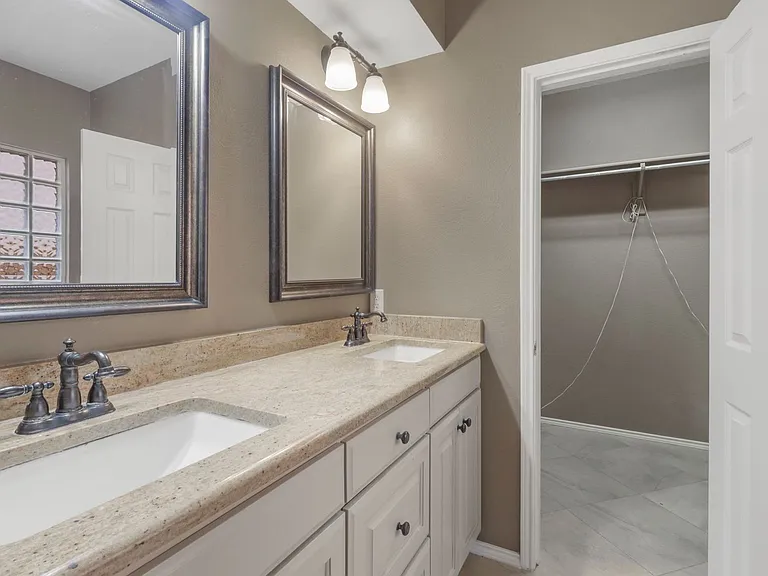 701 Bella Vista Dr — Photo 17