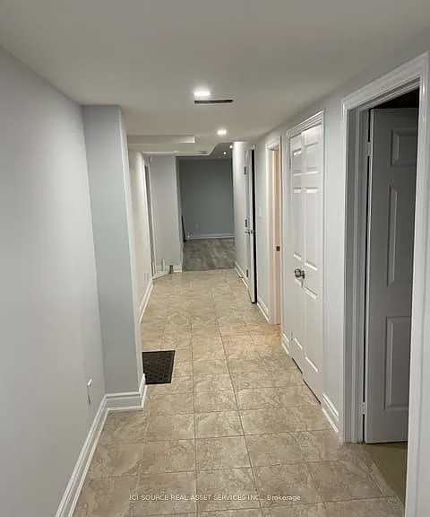 71 Vaughan Blvd #BASEMENT — Photo 8