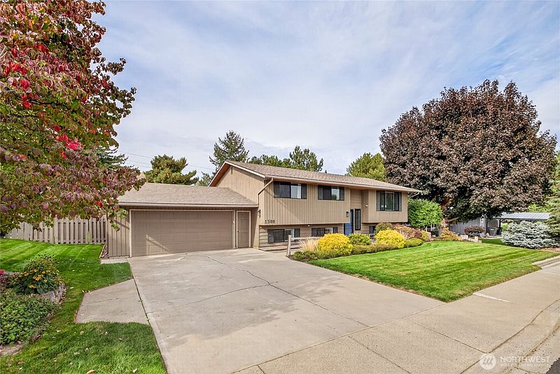 2nd image of 1308 Wedgewood Avenue