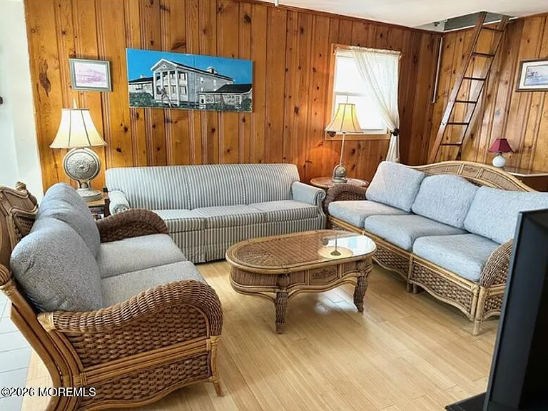 2200 Oceanfront — Photo 25