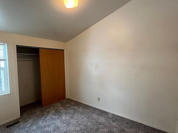 5th image of 1820 Shoup Ave E