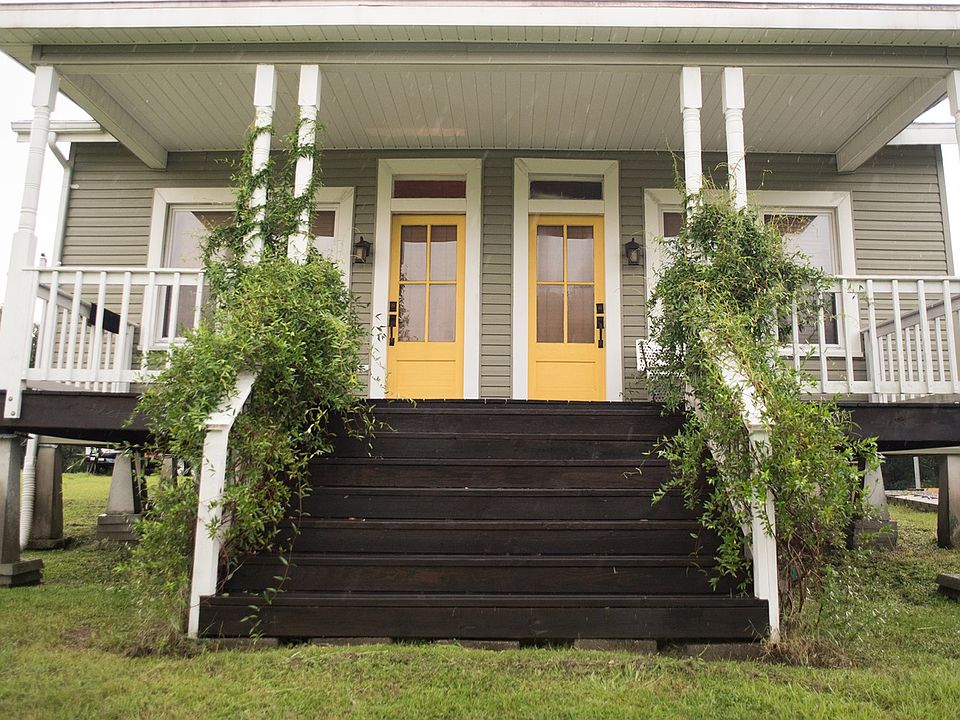 1st image of 124 Saddler Dr