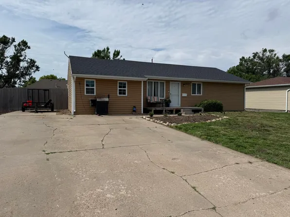 2933 27th St, Great Bend, KS 67530
