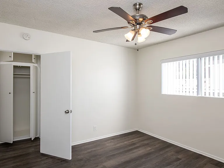 1268 Mariposa St — Photo 41
