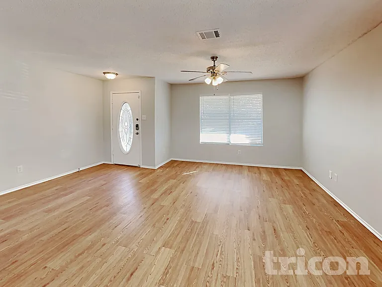 146 Washington Way — Photo 2