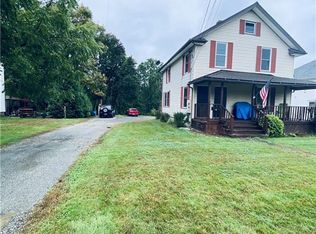 35 Canterbury Rd, Plainfield, CT 06374