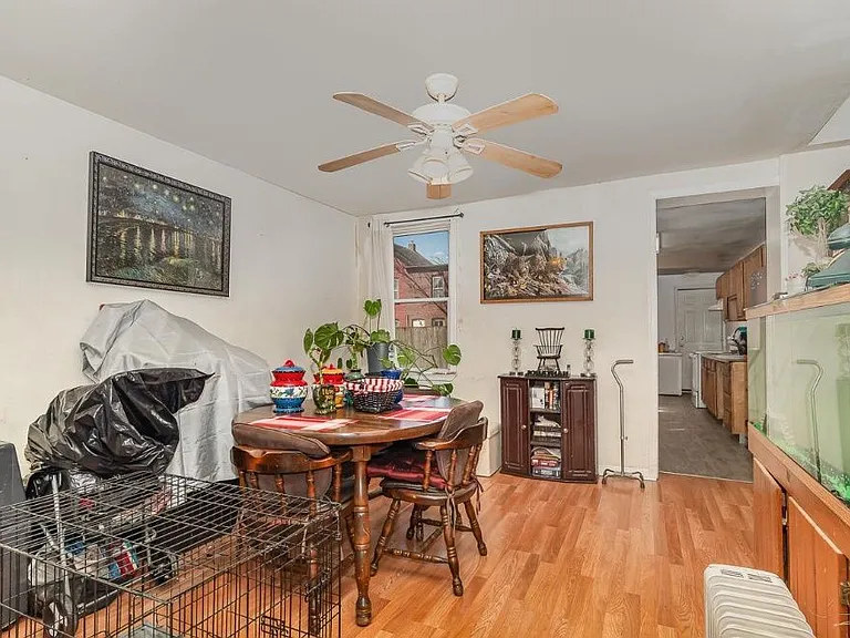 529 Manor St — Photo 5