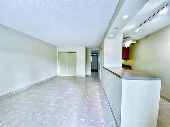 4th image of 1810 E Oakland Park Blvd APT 11