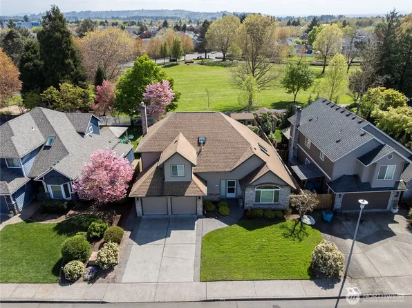 1715 SE Solomon Loop, Vancouver, WA 98683