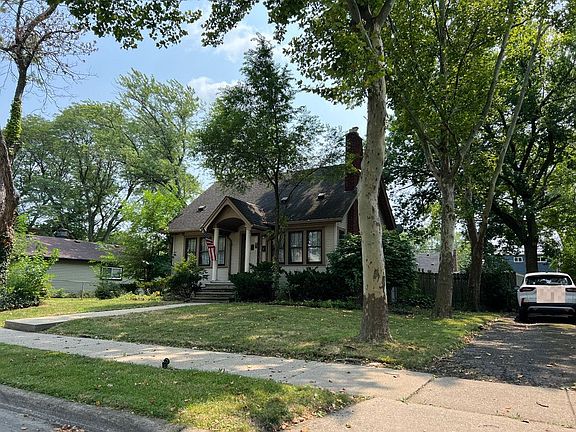 2nd image of 2349 Columbia Rd