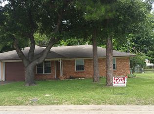 626 Beck Ave, Lake Dallas, TX 75065