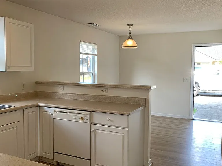 4011 Masonboro Loop Rd — Photo 9