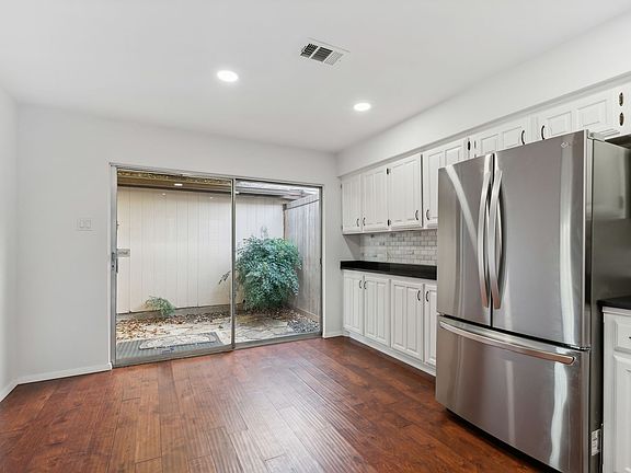 3rd image of 12621 Hornbeam Dr