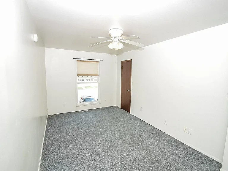 2225 Yorktowne Dr — Photo 14