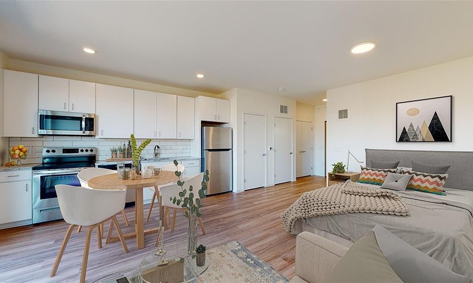 1st image of 2220 Snelling Ave #4641608