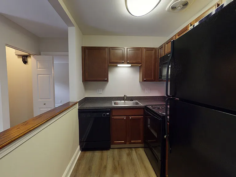 The Commons at Windsor Gardens — Photo 96