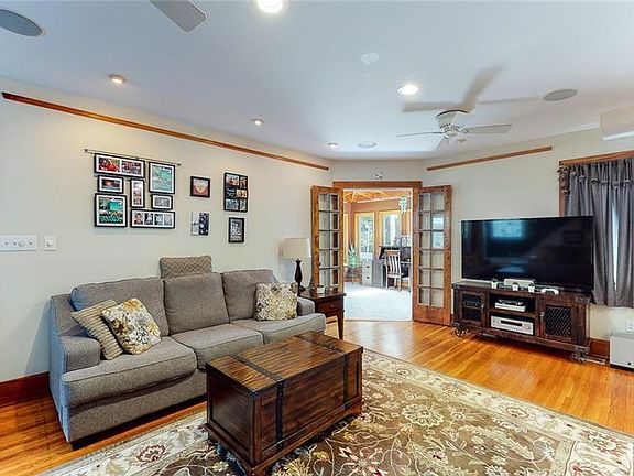 5th image of 934 Jefferson Ave