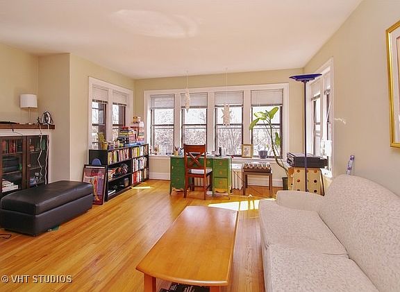 2nd image of 2736 W Leland Ave