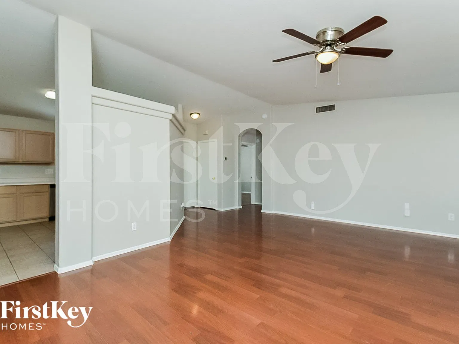 3 bed, 2.0 bath, 1358 sqft, $2,090 — Photo 4