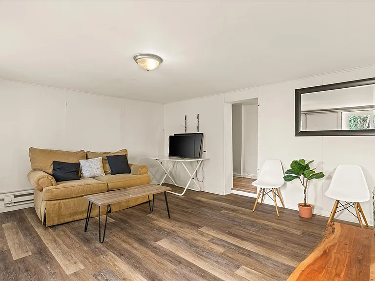 761 King St #B — Photo 5