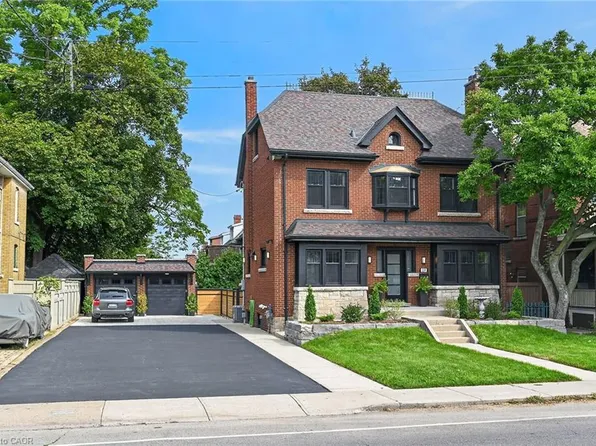209 Delaware Ave, Hamilton, ON L8M 1W2