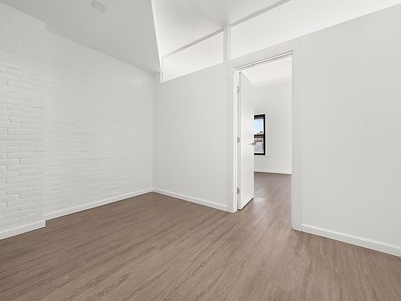 2nd image of 119 South St #5C