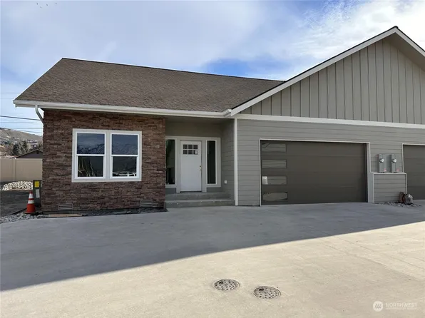 212 Solomon Loop NW, East Wenatchee, WA 98802