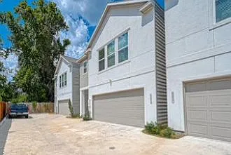 3 bed, 2.5 bath, 1379 sqft, $2,200 — Photo 2