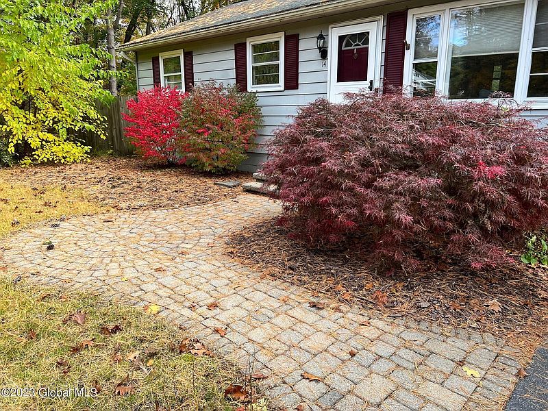 4th image of 14 Pinewood Lane