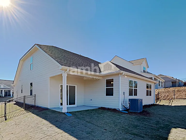 7072 Creeksong Dr — Photo 33