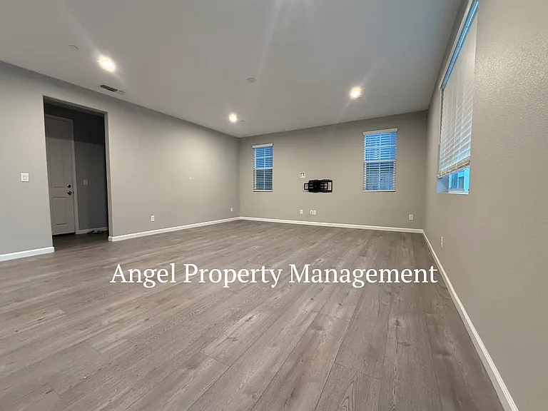 433 Fuchsia Ct — Photo 9