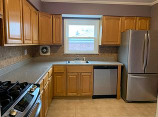 2036 146th St #1F, Whitestone, NY 11357