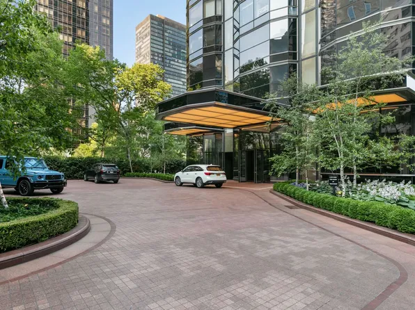 50 United Nations Plaza image 10 of 13