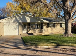 1712 Old Manor Rd, Garden City, KS 67846