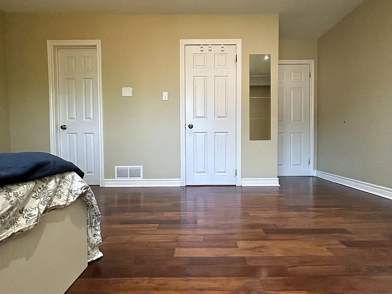 23 Pineway Blvd #MAIN FLOOR — Photo 6