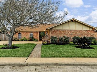 45 W Dansby Dr, Galveston, TX 77551