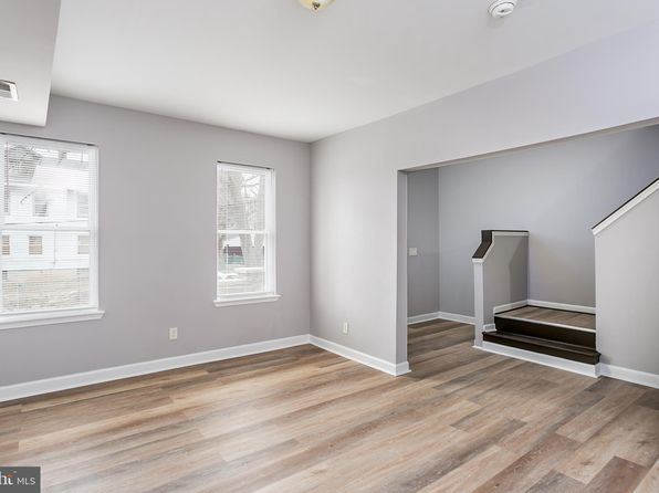 3021 Wolcott Ave