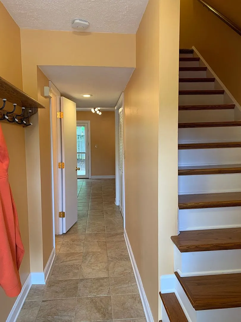 * Re-Rental Available 12/1/26 * 3 Bedroom 2.5 Bath Townhouse — Photo 4