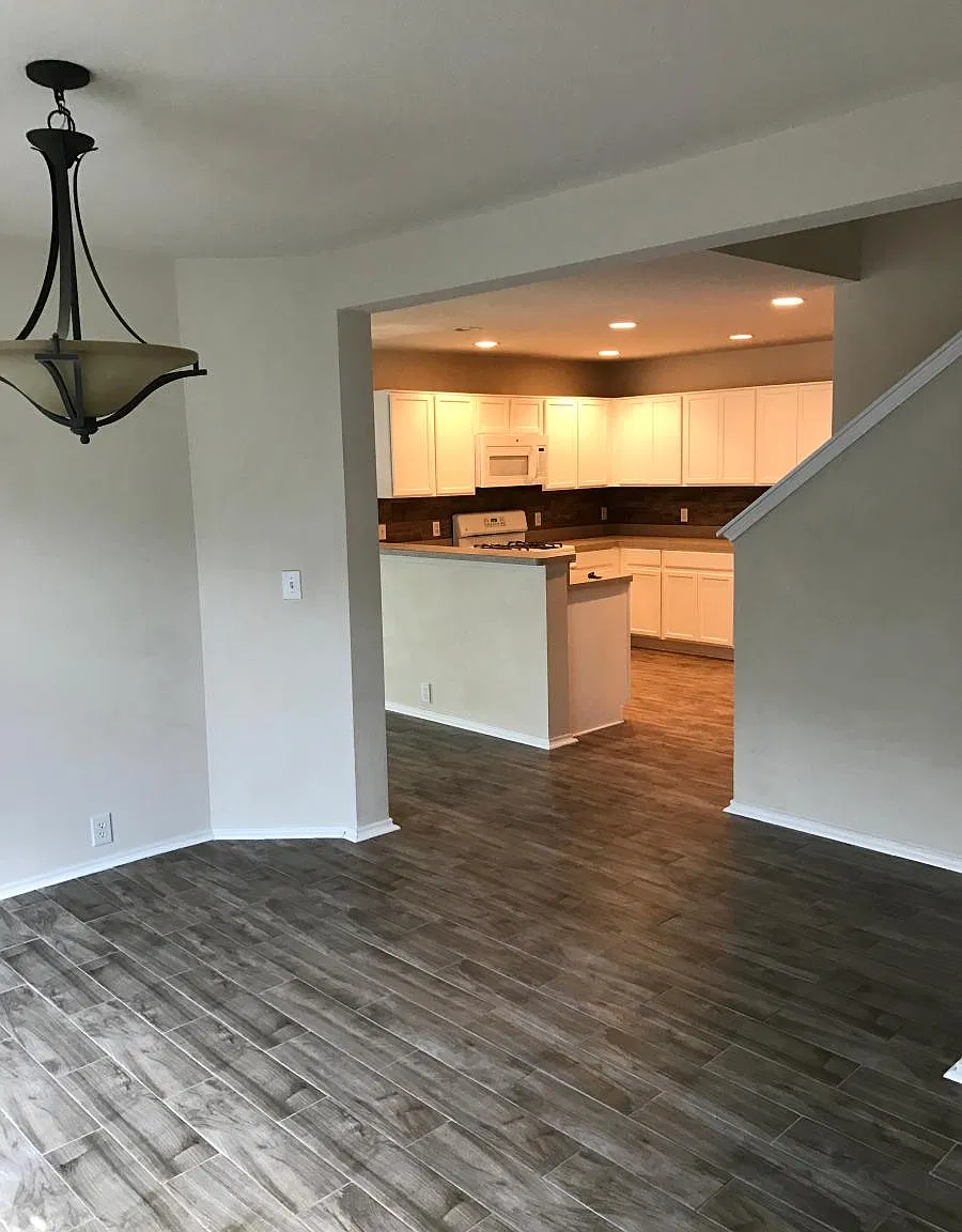 3 bed, 2.5 bath, 2677 sqft, $2,350 — Photo 2